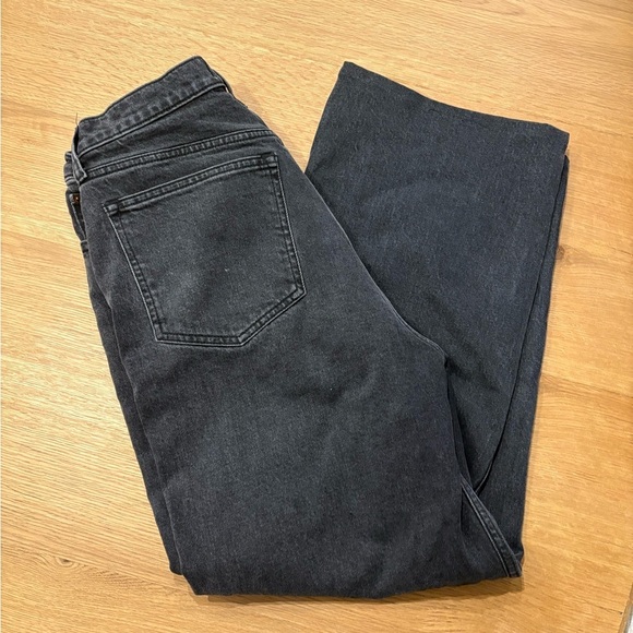 Abercrombie and Fitch 90s Relaxed High Rise Jean - Picture 4 of 9